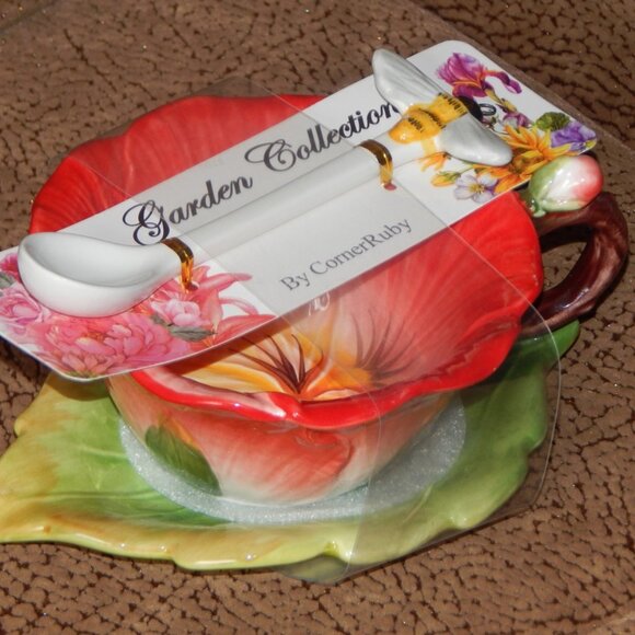 Corner Ruby Garden Collection Poppy Red Flower Teacup Leaf Saucer Spoon Set NWT - Picture 2 of 6